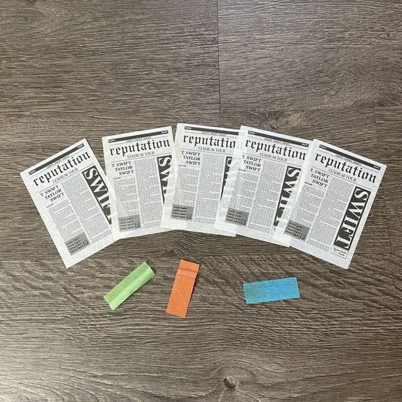 Taylor Swift Reputation Tour 5 Newspaper Confetti Pieces, NO Colored Pieces - Picture 1 of 1